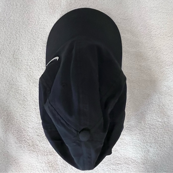Nike Heritage 86 Adjustable Black & Metallic Silver Polyesther Ball Cap main image 11